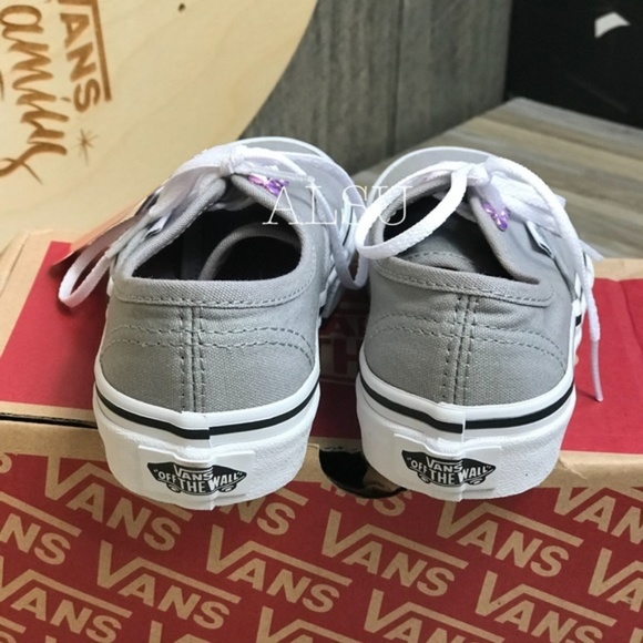NWT VANS Authentic Eyelet Hearts Grey Kid’s - Picture 6 of 8